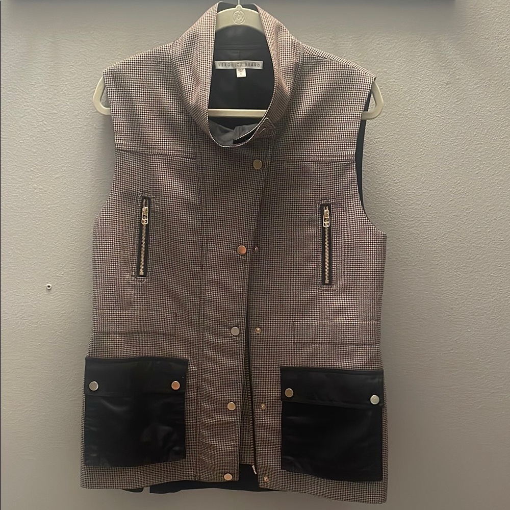 Navy/brown houndstooth vest w/navy pockets